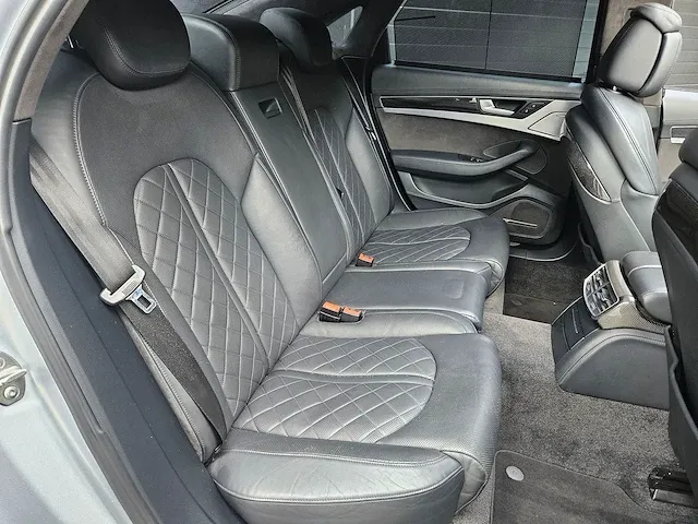 Audi - a8 - 4.0 tfsi s8 pl q pl+ - hs-178-p - afbeelding 32 van  48