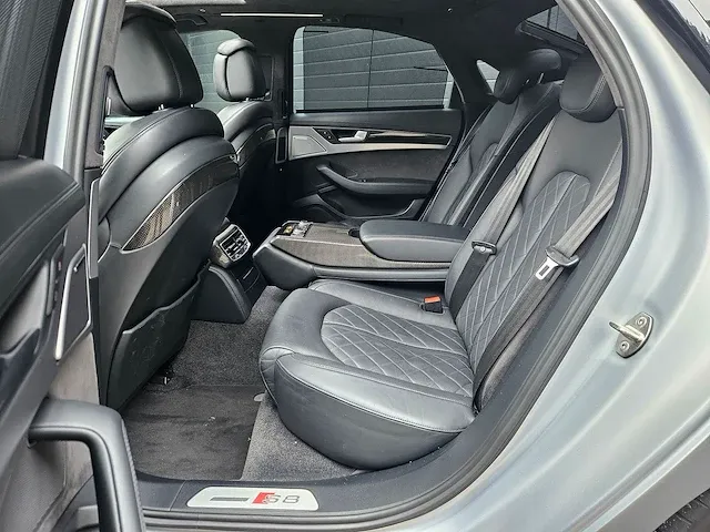 Audi - a8 - 4.0 tfsi s8 pl q pl+ - hs-178-p - afbeelding 33 van  48