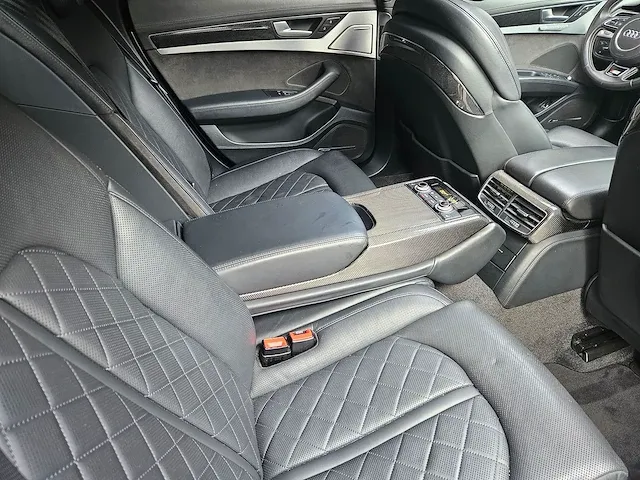 Audi - a8 - 4.0 tfsi s8 pl q pl+ - hs-178-p - afbeelding 35 van  48