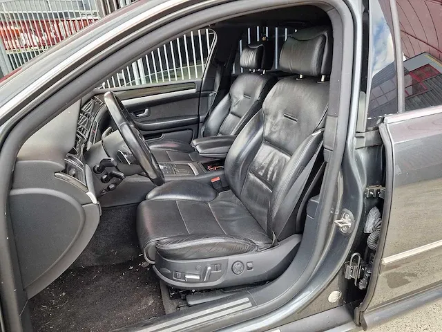 Audi - a8 - 5.2 s8 - v10 - 61-xd-fs - 2007 - afbeelding 3 van  26