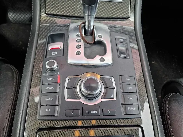 Audi - a8 - 5.2 s8 - v10 - 61-xd-fs - 2007 - afbeelding 10 van  26