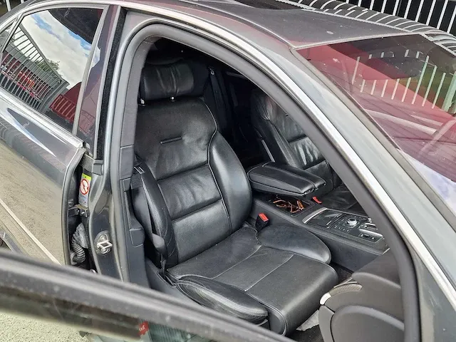 Audi - a8 - 5.2 s8 - v10 - 61-xd-fs - 2007 - afbeelding 15 van  26