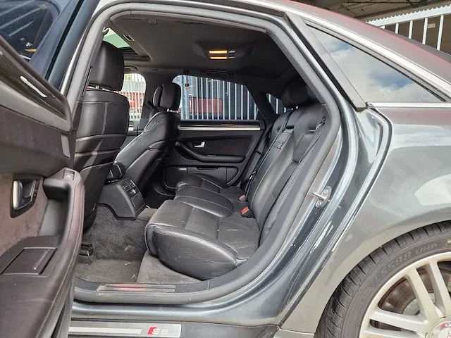 Audi - a8 - 5.2 s8 - v10 - 61-xd-fs - 2007 - afbeelding 19 van  26