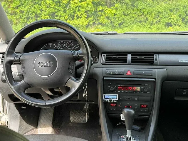Audi - allroad quattro - 2.7 v6 exclusive - 44-ht-gb - 2001 - afbeelding 2 van  13
