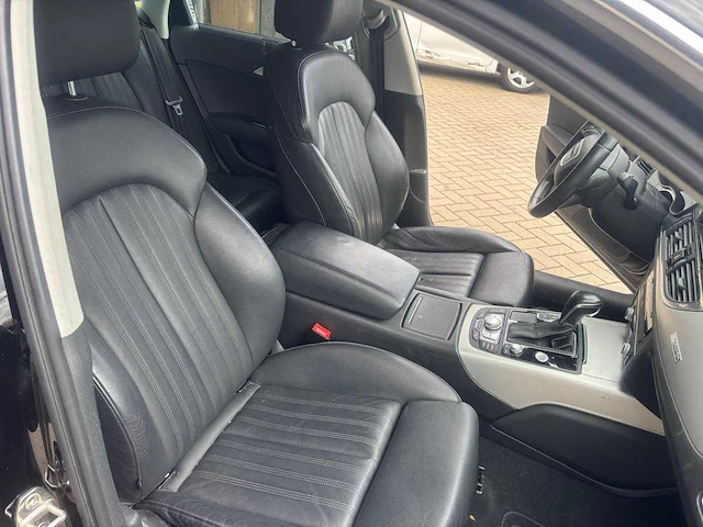 Audi - automaat - 2015 - a6 avant - 3.0 tdi q. bns ed. - afbeelding 10 van  32
