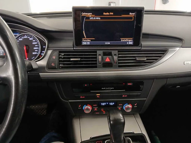 Audi - automaat - 2015 - a6 avant - 3.0 tdi q. bns ed. - afbeelding 17 van  32