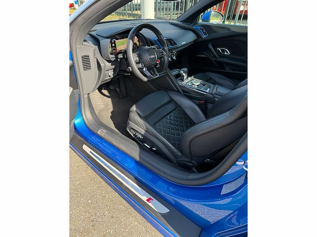 Audi - r8 spyder - 5.2 fsi v10 quattro 34884km - afbeelding 11 van  21