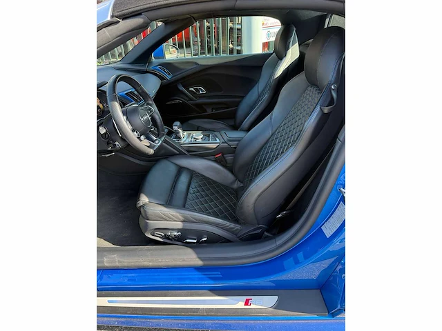 Audi - r8 spyder - 5.2 fsi v10 quattro 34884km - afbeelding 13 van  21