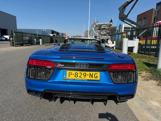 Audi - r8 spyder - 5.2 fsi v10 quattro 34884km - afbeelding 17 van  21