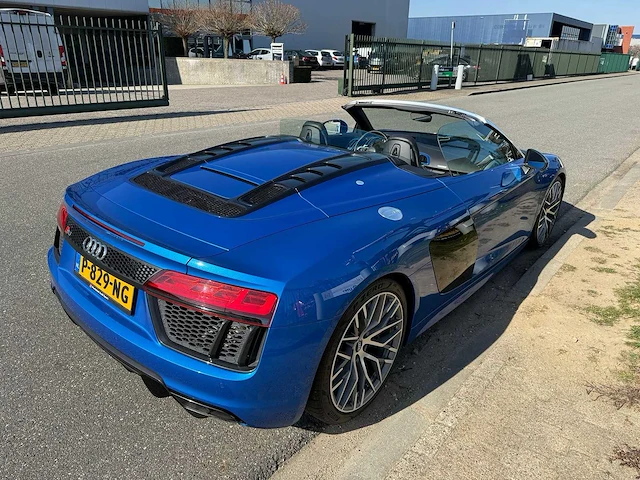 Audi - r8 spyder - 5.2 fsi v10 quattro 34884km - afbeelding 18 van  21