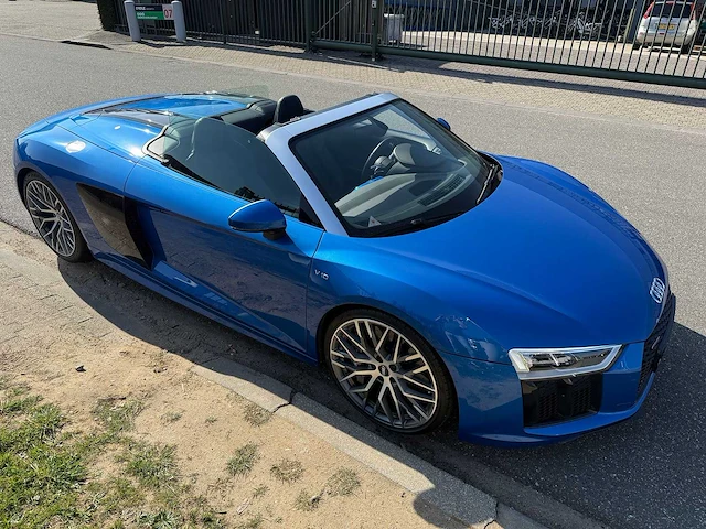 Audi - r8 spyder - 5.2 fsi v10 quattro 34884km - afbeelding 20 van  21