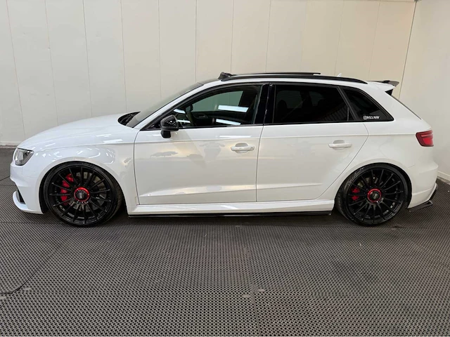 Audi - rs 3 - a3 sportback - 435 pk - personenauto - 2016 - afbeelding 2 van  34