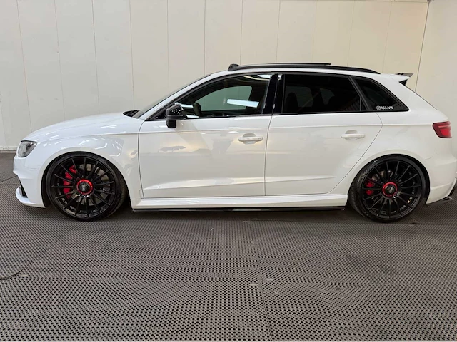 Audi - rs 3 - a3 sportback - 435 pk - personenauto - 2016 - afbeelding 29 van  34