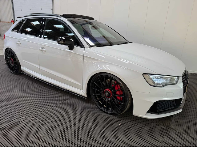 Audi - rs 3 - a3 sportback - 435 pk - personenauto - 2016 - afbeelding 31 van  34