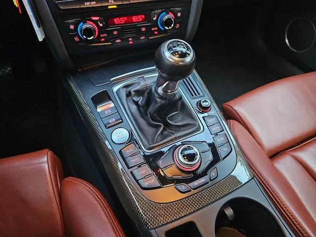 Audi - s5 coupé - 4.2 fsi s5 quattro - 76-hxh-9 - afbeelding 18 van  43