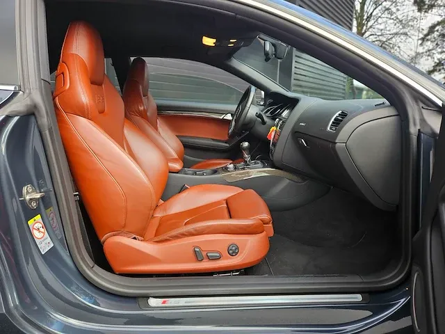 Audi - s5 coupé - 4.2 fsi s5 quattro - 76-hxh-9 - afbeelding 20 van  43