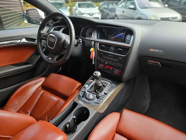 Audi - s5 coupé - 4.2 fsi s5 quattro - 76-hxh-9 - afbeelding 24 van  43