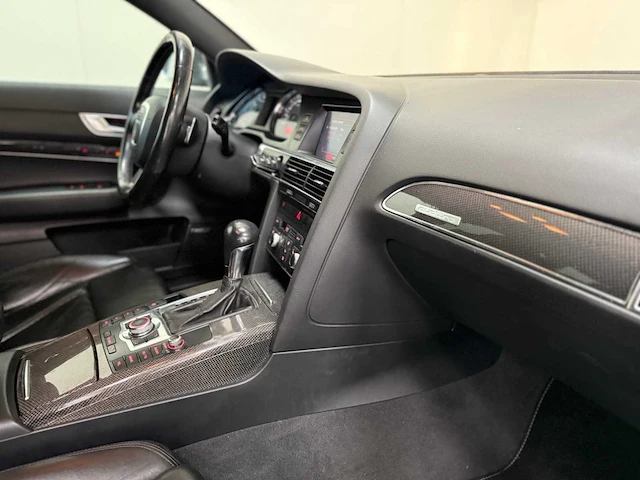 Audi - s6 - v10 - 5.2 avant - personenauto - 2006 - afbeelding 10 van  42
