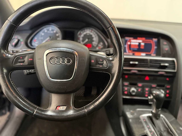 Audi - s6 - v10 - 5.2 avant - personenauto - 2006 - afbeelding 13 van  42