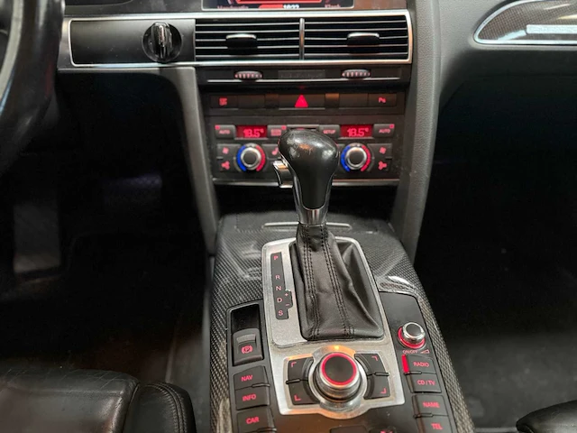 Audi - s6 - v10 - 5.2 avant - personenauto - 2006 - afbeelding 14 van  42