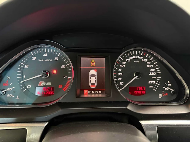 Audi - s6 - v10 - 5.2 avant - personenauto - 2006 - afbeelding 15 van  42