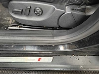 Audi - s6 - v10 - 5.2 avant - personenauto - 2006 - afbeelding 19 van  42