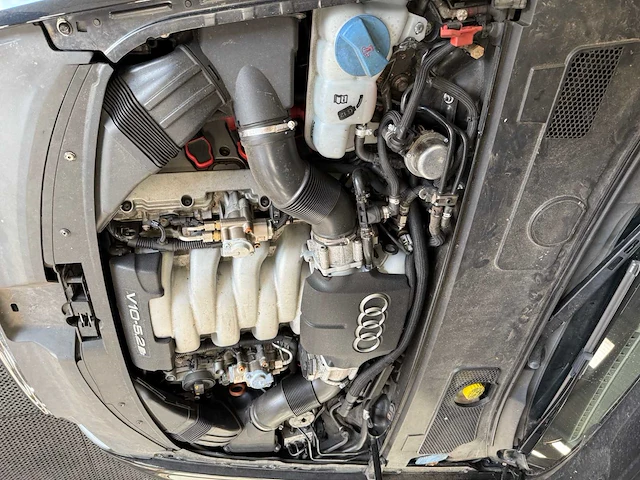 Audi - s6 - v10 - 5.2 avant - personenauto - 2006 - afbeelding 27 van  42