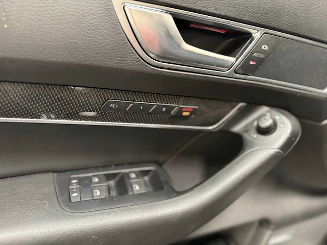 Audi - s6 - v10 - 5.2 avant - personenauto - 2006 - afbeelding 32 van  42