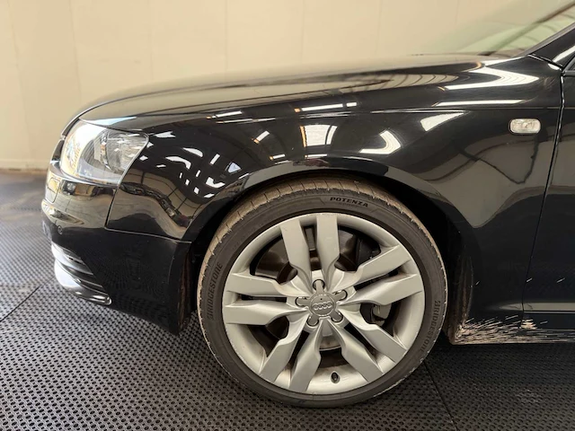 Audi - s6 - v10 - 5.2 avant - personenauto - 2006 - afbeelding 36 van  42