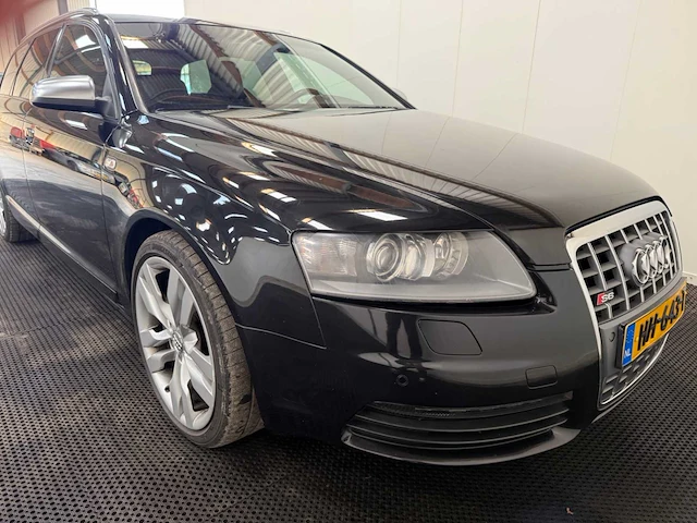 Audi - s6 - v10 - 5.2 avant - personenauto - 2006 - afbeelding 40 van  42