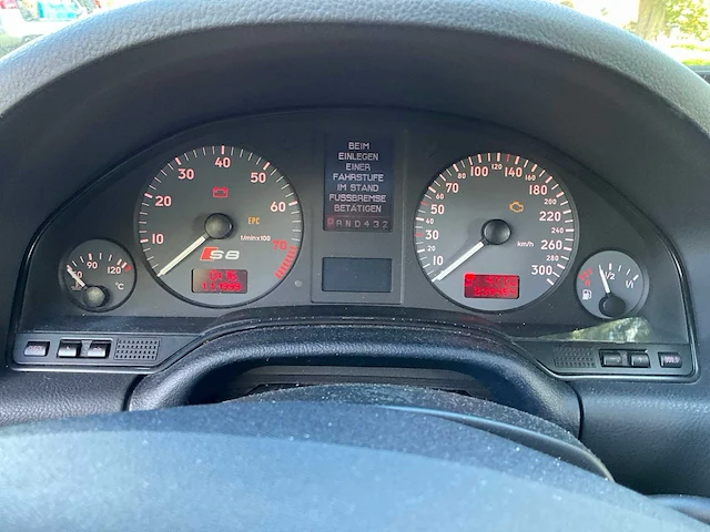 Audi - s8 4.2 5v - car - 2003 - afbeelding 13 van  35