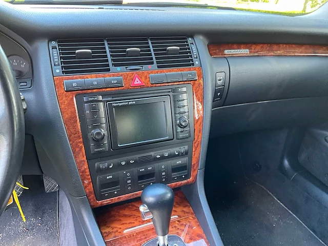 Audi - s8 4.2 5v - car - 2003 - afbeelding 14 van  35
