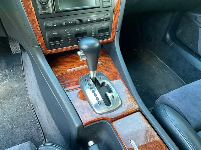 Audi - s8 4.2 5v - car - 2003 - afbeelding 15 van  35