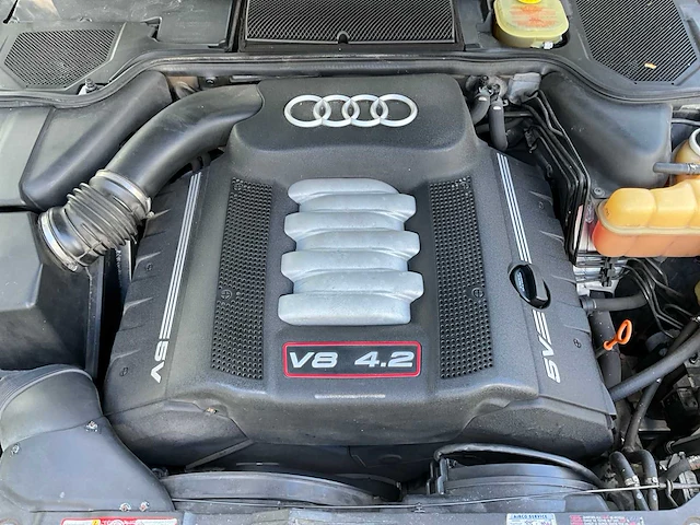 Audi - s8 4.2 5v - car - 2003 - afbeelding 25 van  35