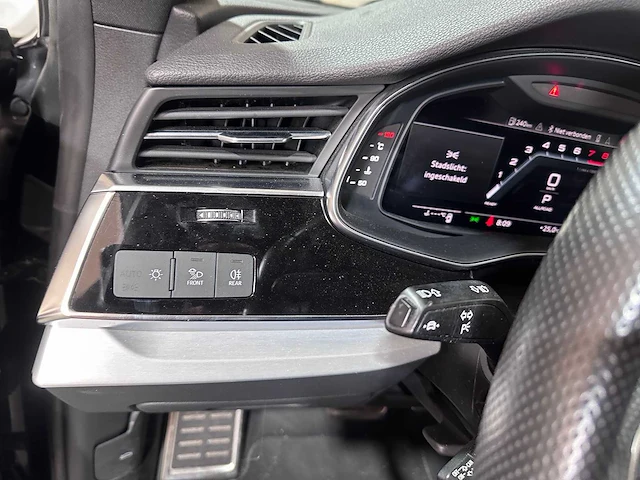 Audi - sq8 - 4.0 v8 tfsi sq8 quattro - gfv-32-d - afbeelding 4 van  23