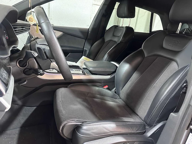 Audi - sq8 - 4.0 v8 tfsi sq8 quattro - gfv-32-d - afbeelding 9 van  23
