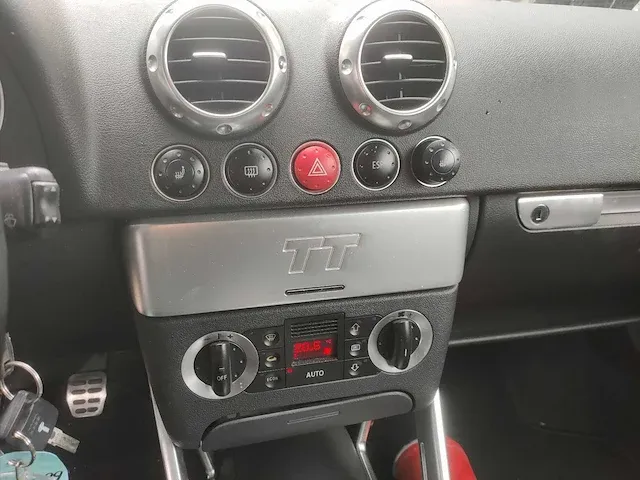 Audi - tt - 1.8 5v turbo -68-dp-pd - 1999 - afbeelding 7 van  8
