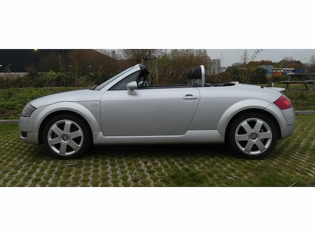 Audi - tt roadster - 1.8 5v turbo quattro - personenauto - afbeelding 4 van  29