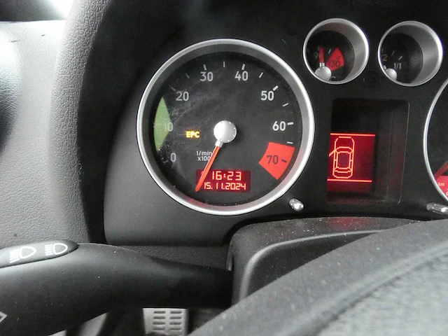 Audi - tt roadster - 1.8 5v turbo quattro - personenauto - afbeelding 15 van  29