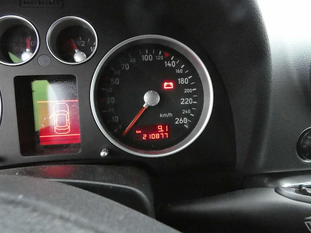 Audi - tt roadster - 1.8 5v turbo quattro - personenauto - afbeelding 16 van  29
