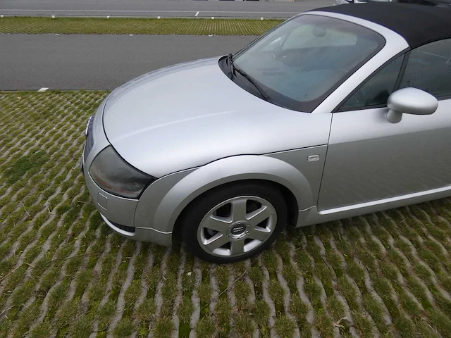 Audi - tt roadster - 1.8 5v turbo quattro - personenauto - afbeelding 27 van  29