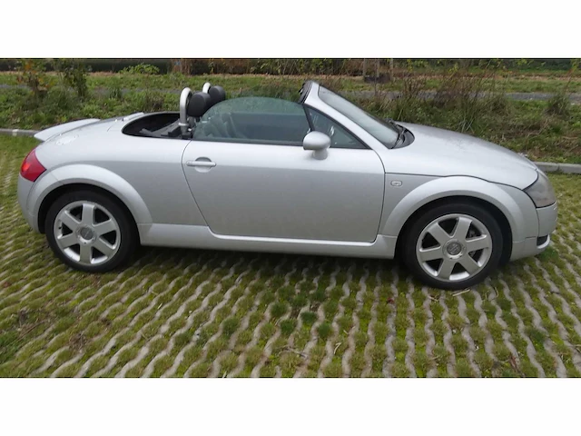 Audi - tt roadster - 1.8 5v turbo quattro - personenauto - afbeelding 29 van  29
