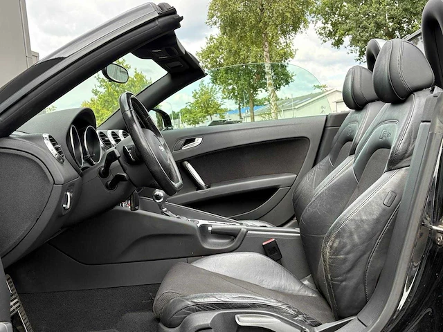 Audi - tt roadster - 3.2 v6 quattro - 2007 - 77-xn-ls - afbeelding 3 van  21