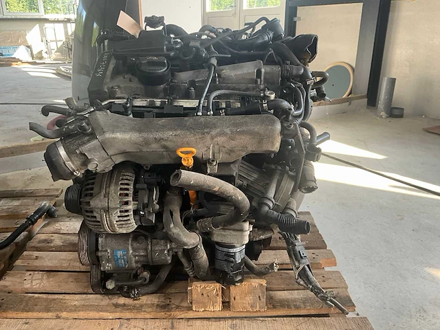 Audi 1.8l turbo awu automotor - afbeelding 1 van  6