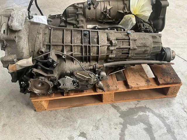 Audi 2.7l twin turbo bes transmissie - afbeelding 1 van  4