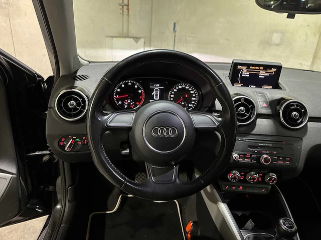 Audi a1 1.2 tfsi attraction 86pk 2010, tx-992-d - afbeelding 11 van  36