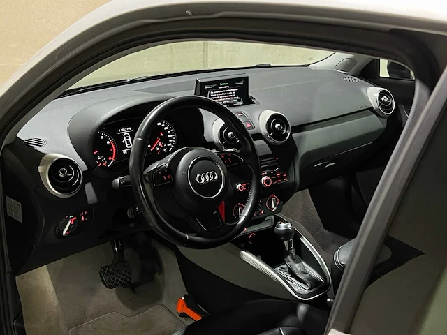 Audi a1 1.4 tfsi 119g. attraction pro line business 122pk 2010, 25-nrd-8 - afbeelding 23 van  47
