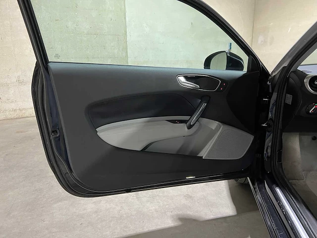 Audi a1 1.4 tfsi 119g. attraction pro line business 122pk 2010, 25-nrd-8 - afbeelding 31 van  47