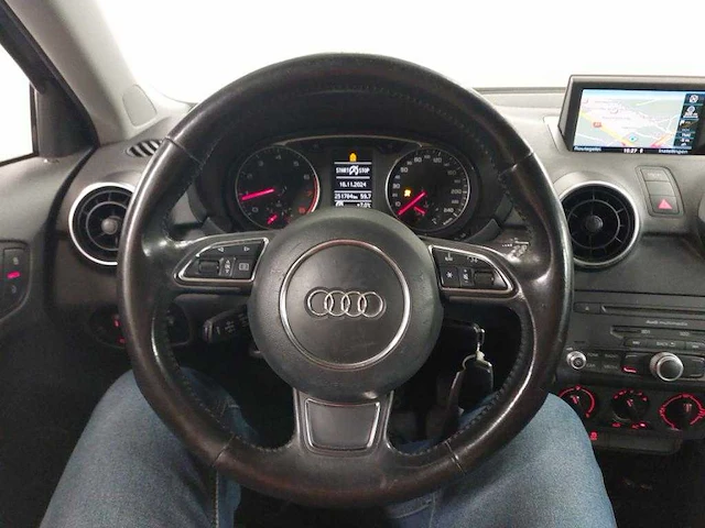 Audi a1 1.4 tfsi attr plb; 40-nhn-3 - afbeelding 18 van  20