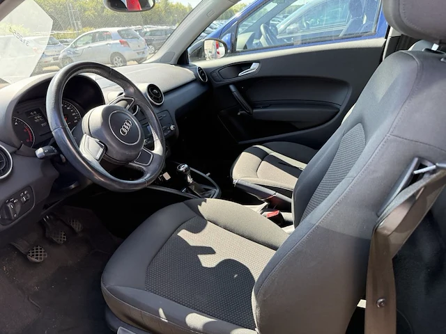 Audi a1 1.6 tdi attraction 105, 2011 - afbeelding 25 van  27